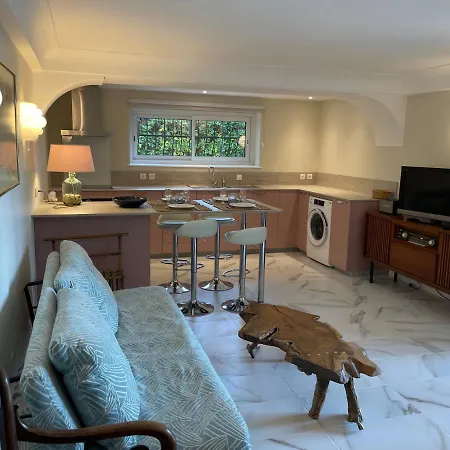 Rez-de-chaussée Dans Grand Jardin Provençal, à La Tatiana Apartamento Antibes
