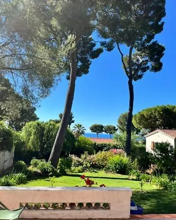 Rez-de-chaussee Dans Grand Jardin Provencal, Tatiana * Antibes