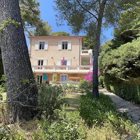 Apartment Rez-de-chaussee Dans Grand Jardin Provencal, A La Tatiana Antibes