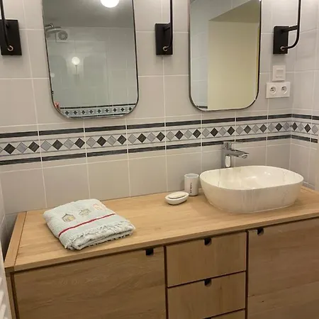 Rez-de-chaussee Dans Grand Jardin Provencal, A La Tatiana Apartment