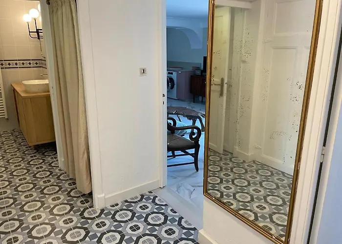 Rez-de-chaussee Dans Grand Jardin Provencal, A La Tatiana