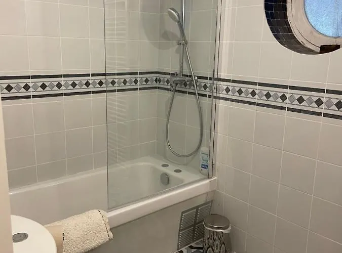 Rez-de-chaussee Dans Grand Jardin Provencal, A La Tatiana Apartman *