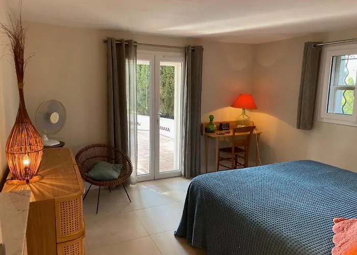 Lejlighed Rez-de-chaussee Dans Grand Jardin Provencal, A La Tatiana