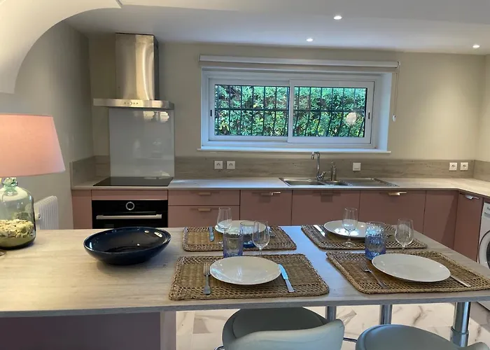 Rez-de-chaussee Dans Grand Jardin Provencal, A La Tatiana Apartman